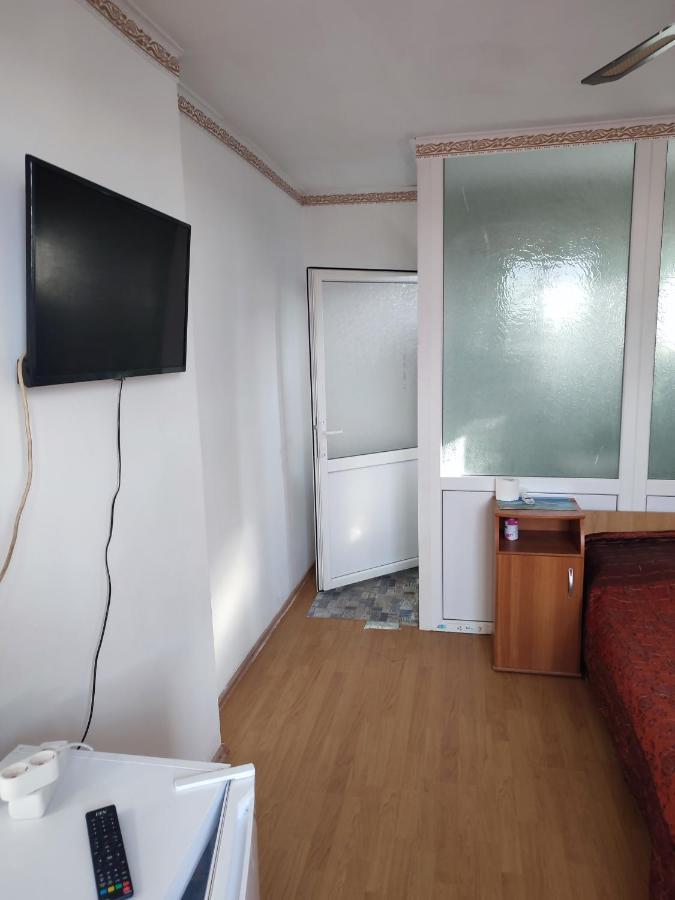 Hostel Emy Camere Cu Baie Proprie Aproape De Plaja 3 Papuci Constanţa Buitenkant foto