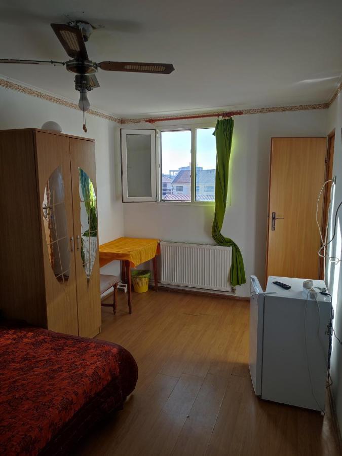 Hostel Emy Camere Cu Baie Proprie Aproape De Plaja 3 Papuci Constanţa Buitenkant foto